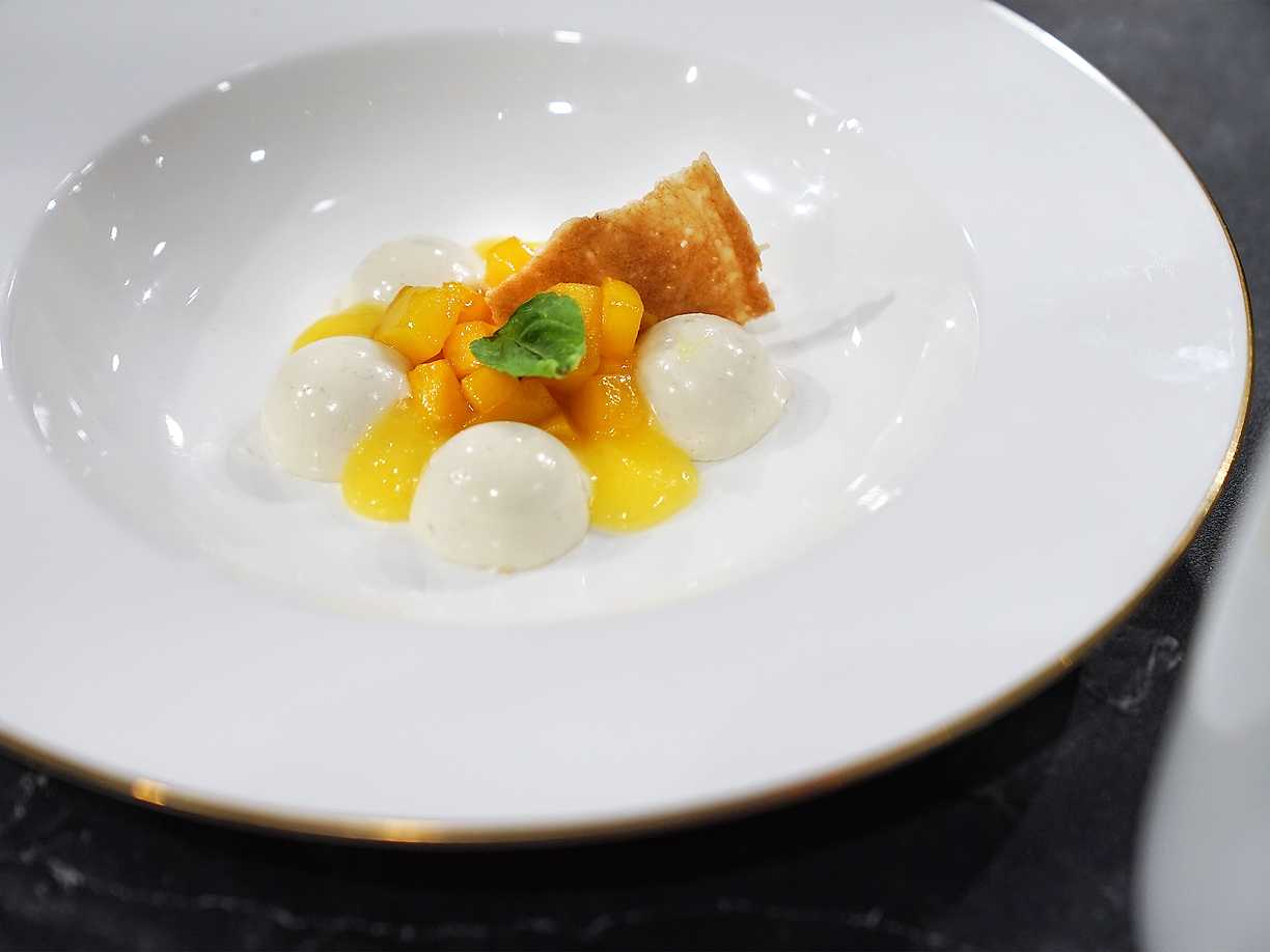 Kokospannacotta i basilikadrink