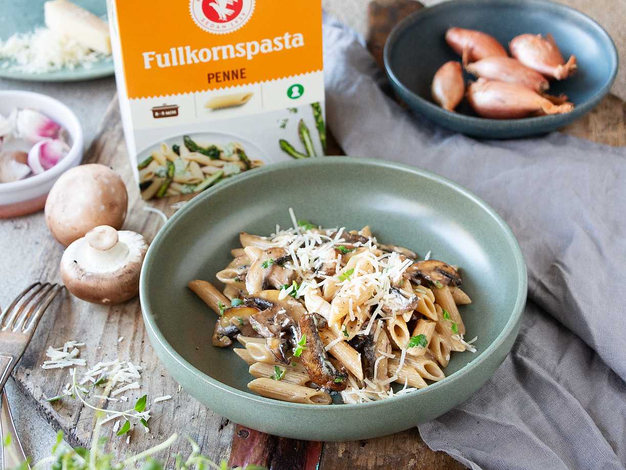 Krämig svamppasta med parmesan