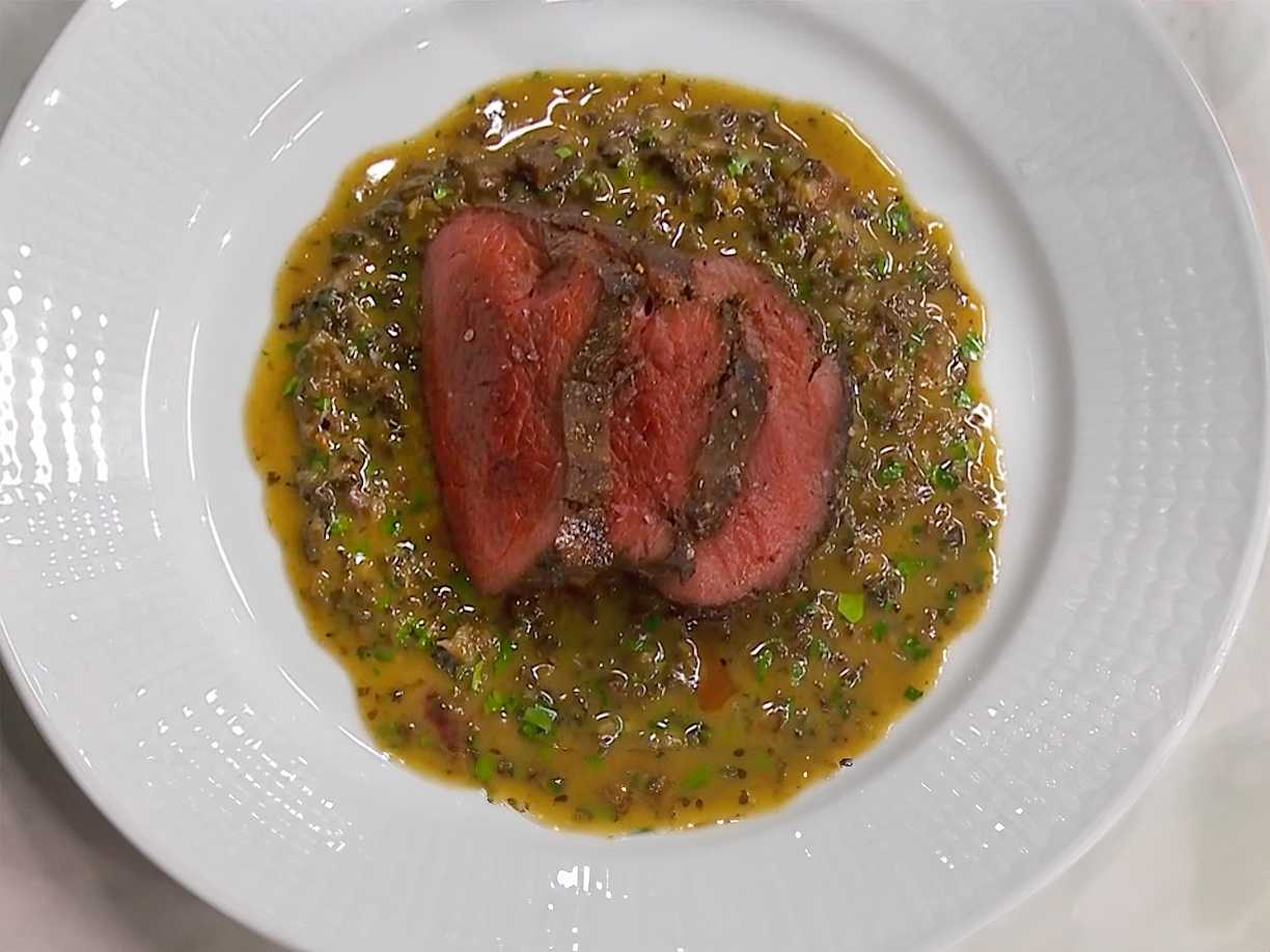 Kryddstekt reninnanlår med tillbehör