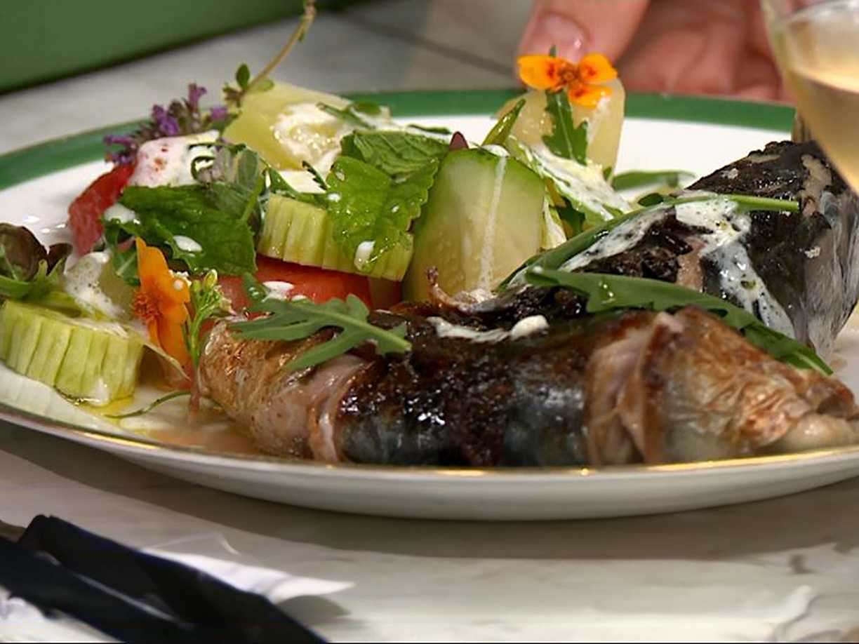 Kycklingglaserad makrill med melonsallad