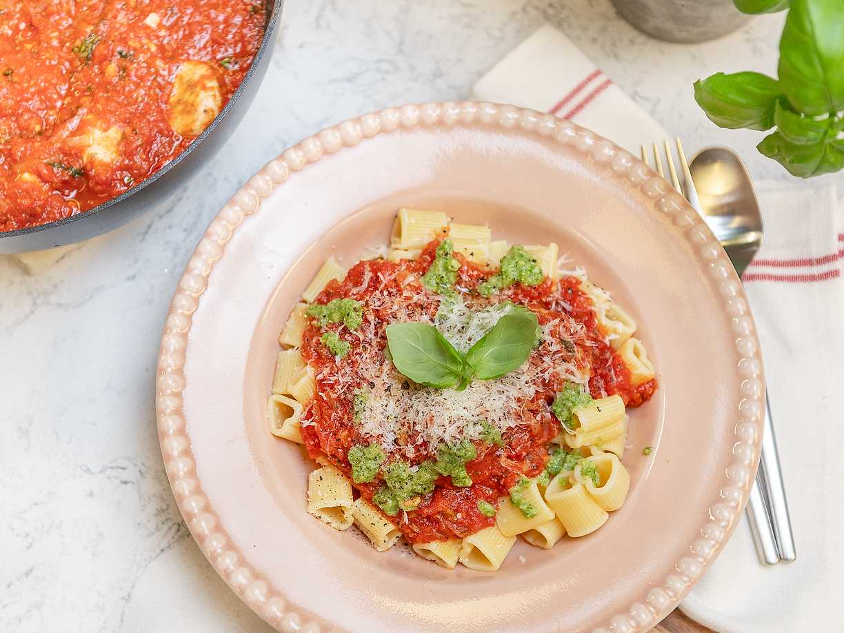 Kycklingköttbullar i het tomatsås