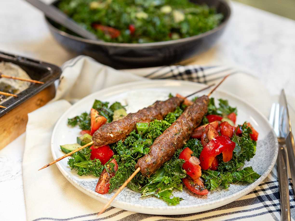 Lammfärsspett med vitlöksyoghurt