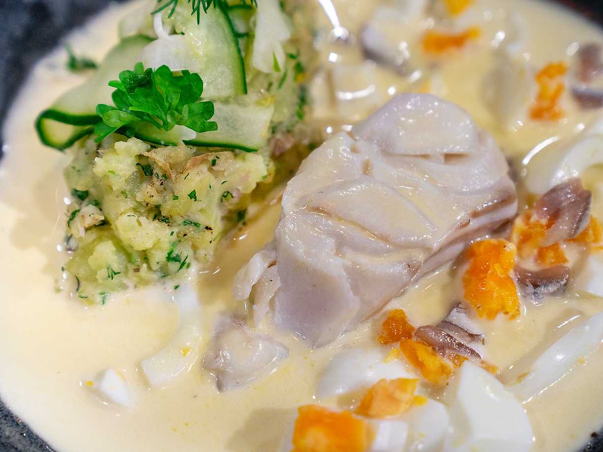 Linneas kokta torsk med äggsås