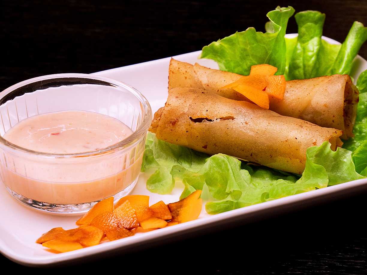 Lumpiang Shanghai med chutneysås