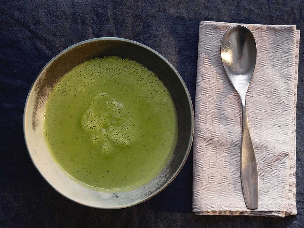 Lyxig grön ärtsoppa med mynta