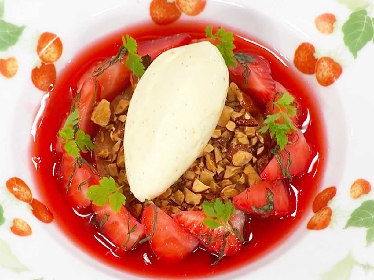 Mazarinkaka med vispad citronpannacotta