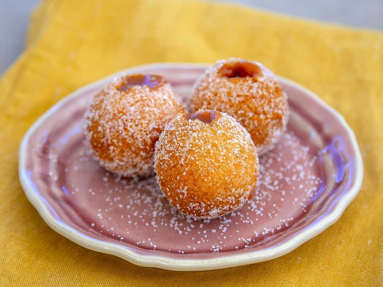 Minimunkar med kolasås