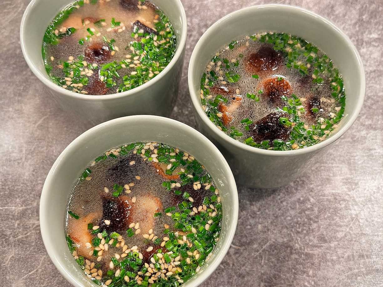 Misosoppa med svampdashi