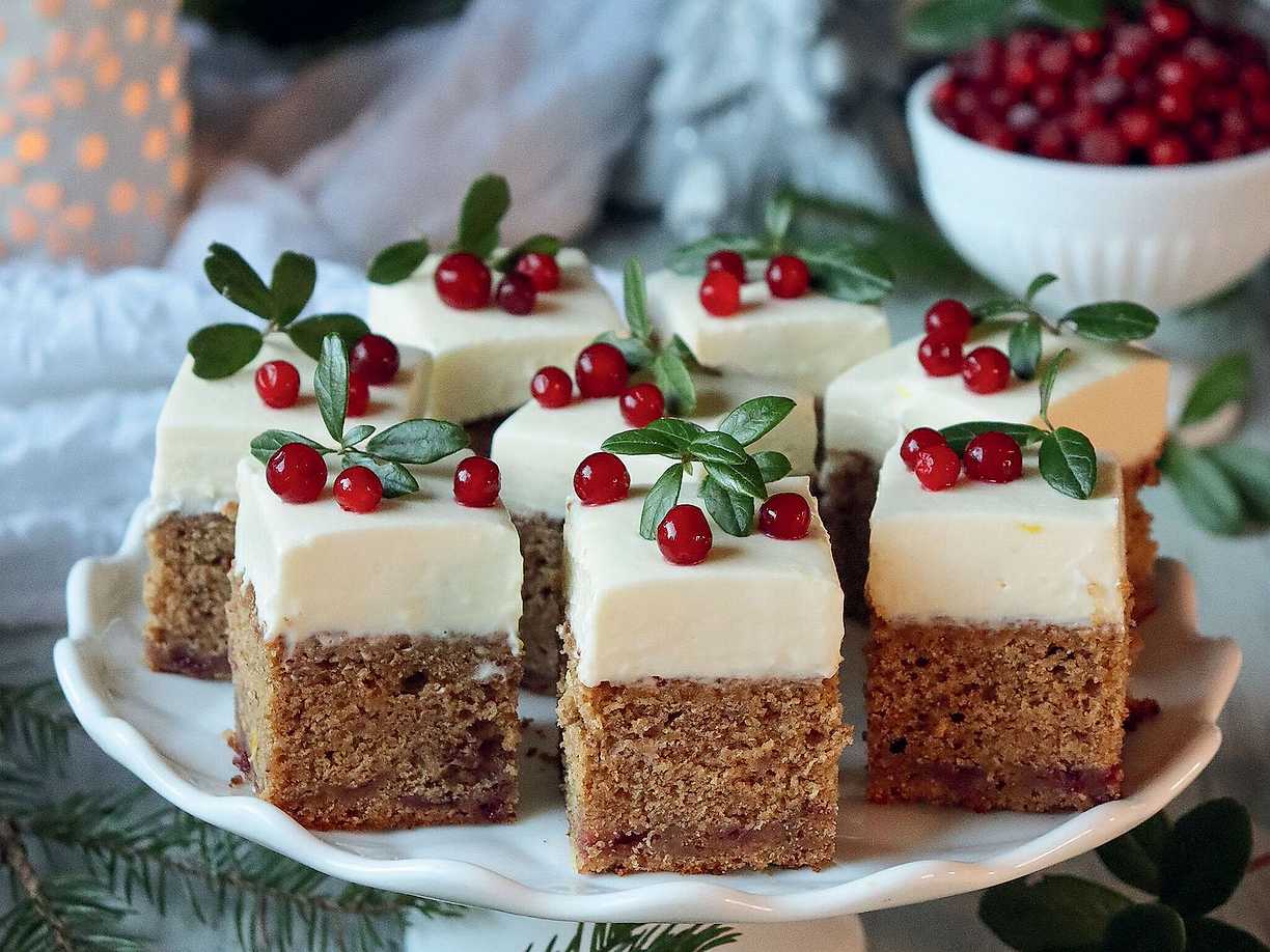 Mjuka pepparkaksrutor med citronfrosting