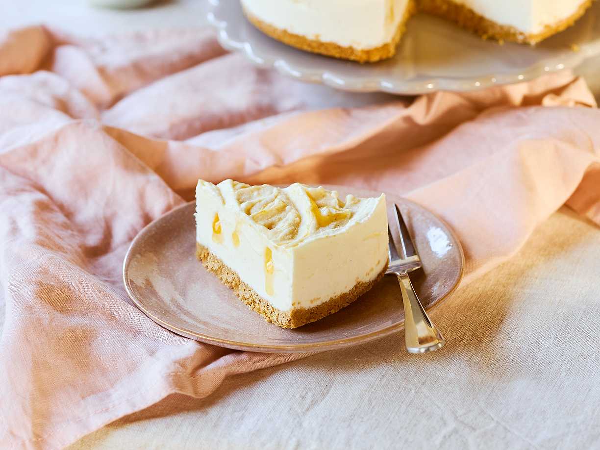 Moussetårta med passionsswirl