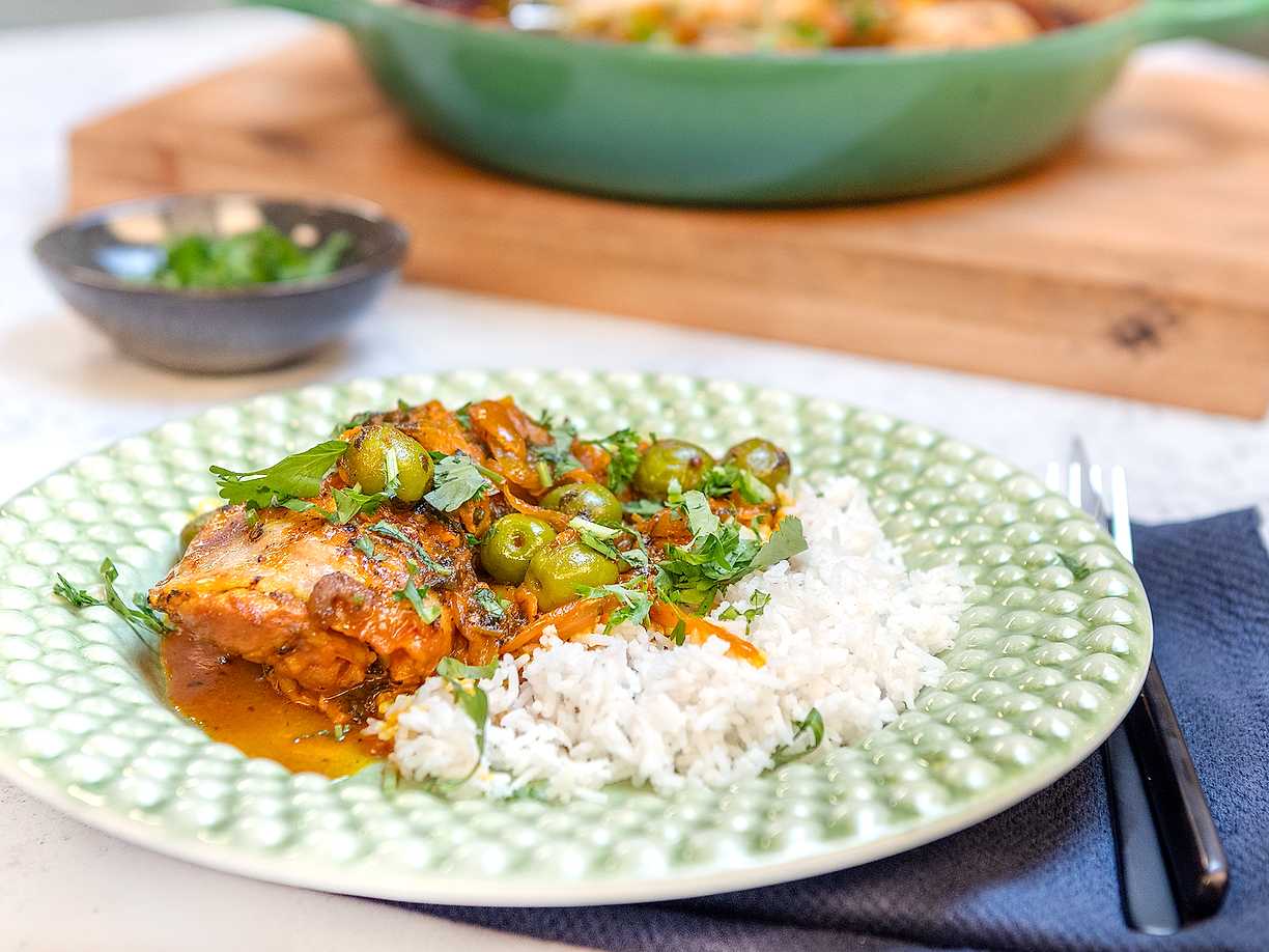 Nordafrikansk kycklinggryta med oliver och citron