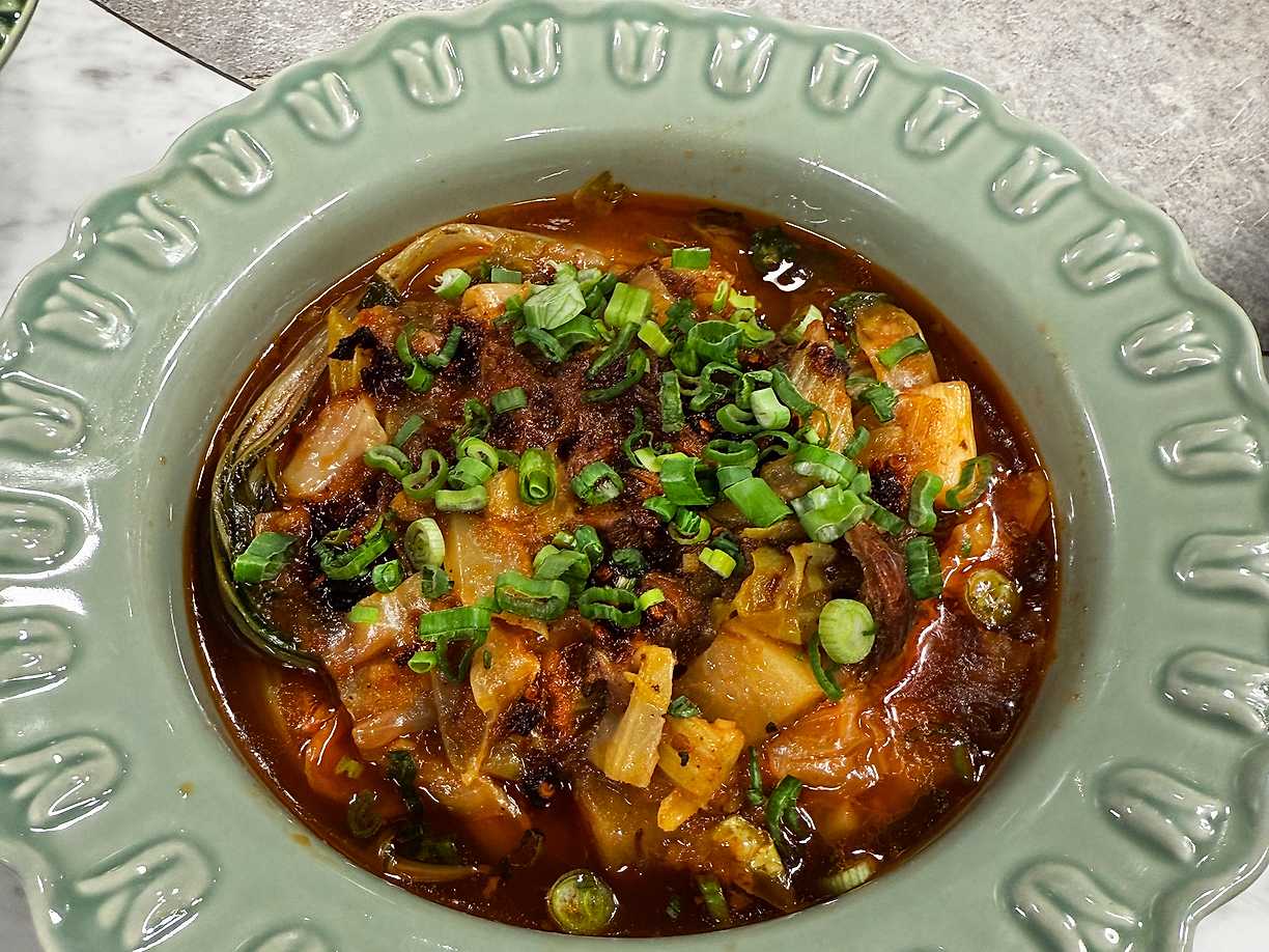 Oxsvanssoppa med nudlar