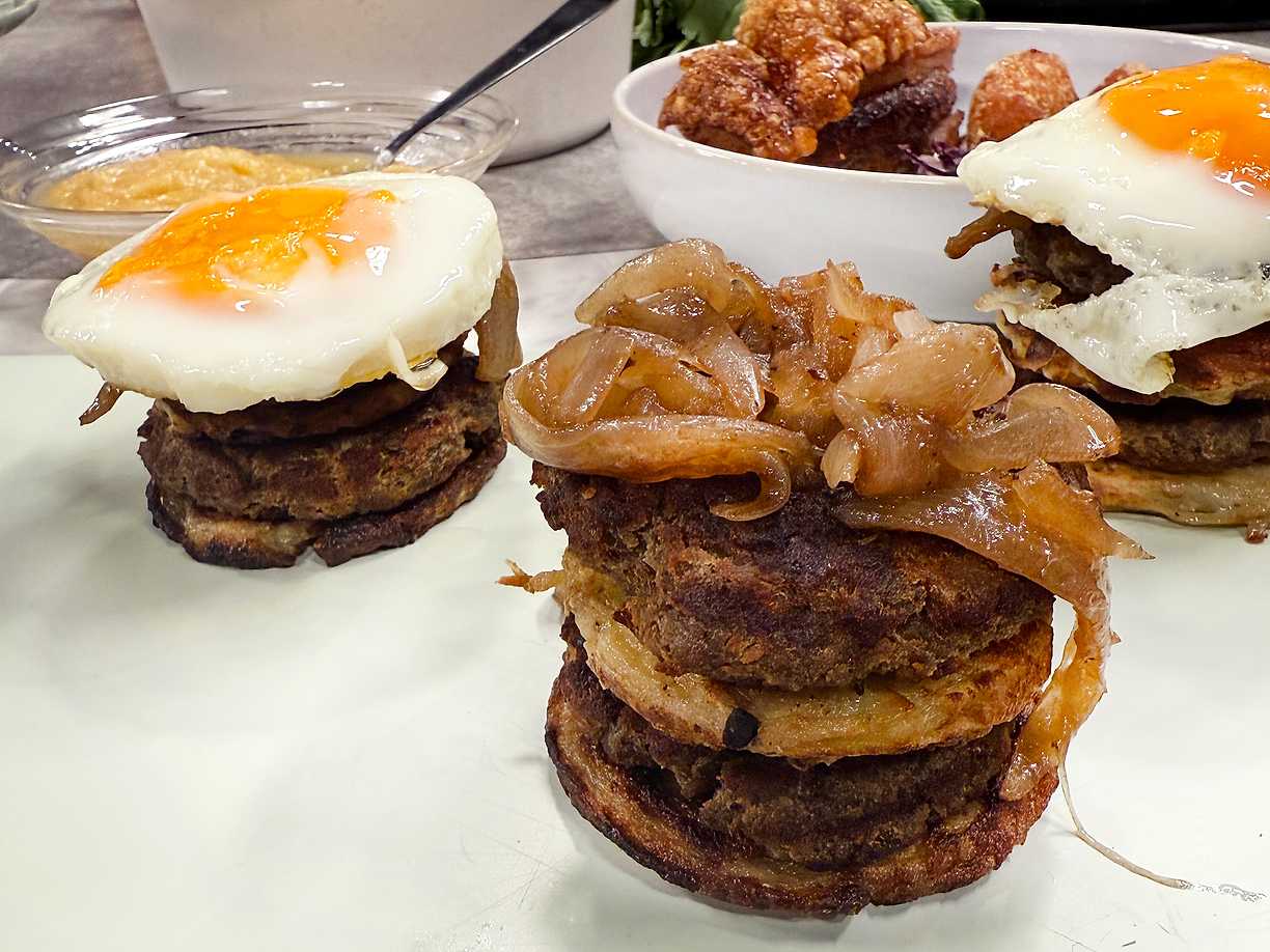 Pannbiff med ölbräserad lök