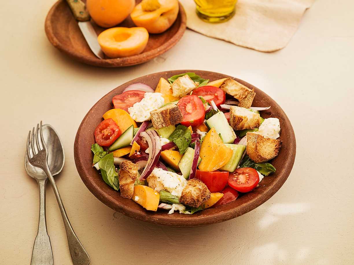 Panzanella med persikor
