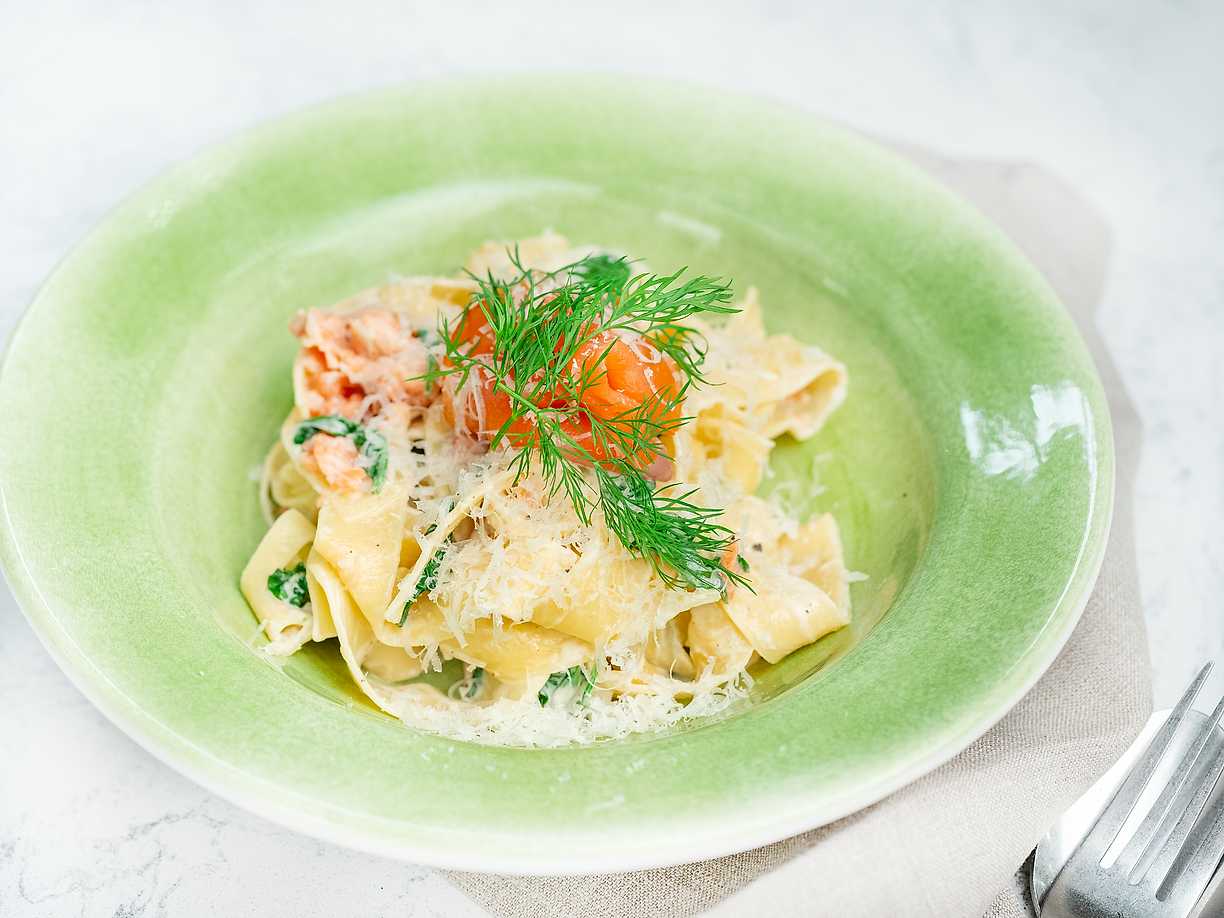 Pappardelle med rökt lax och citron
