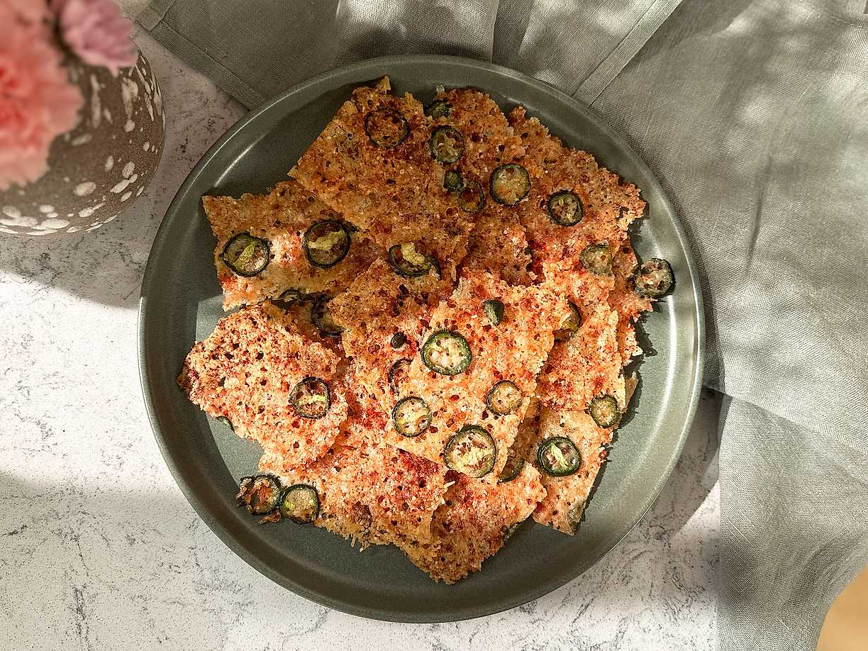 Parmesanchips med jalapeño