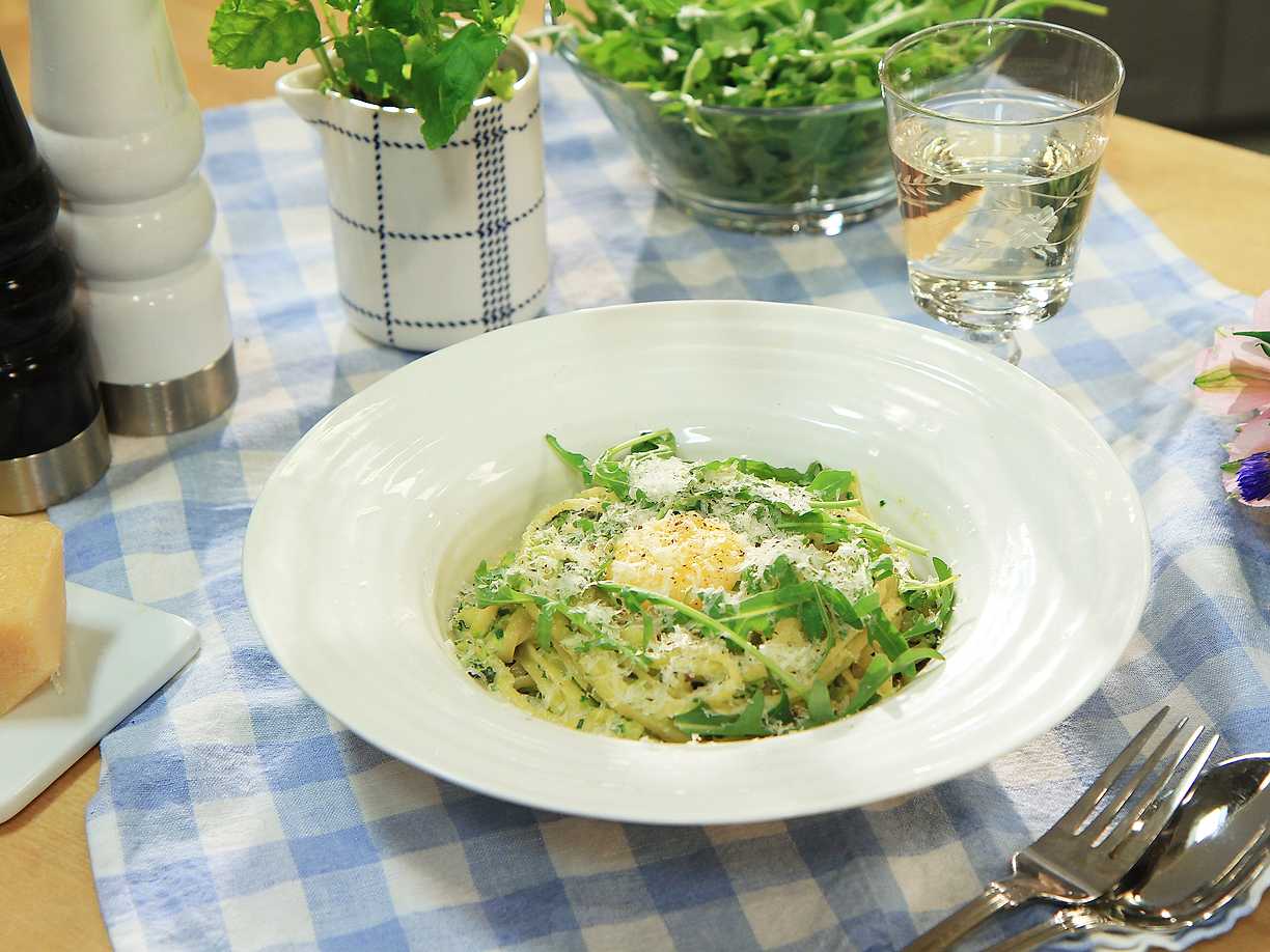 Pasta med ärtor, parmesan och mynta | Kö