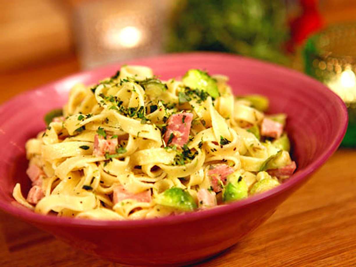 Pasta med julskinka och brysselkål | Kö