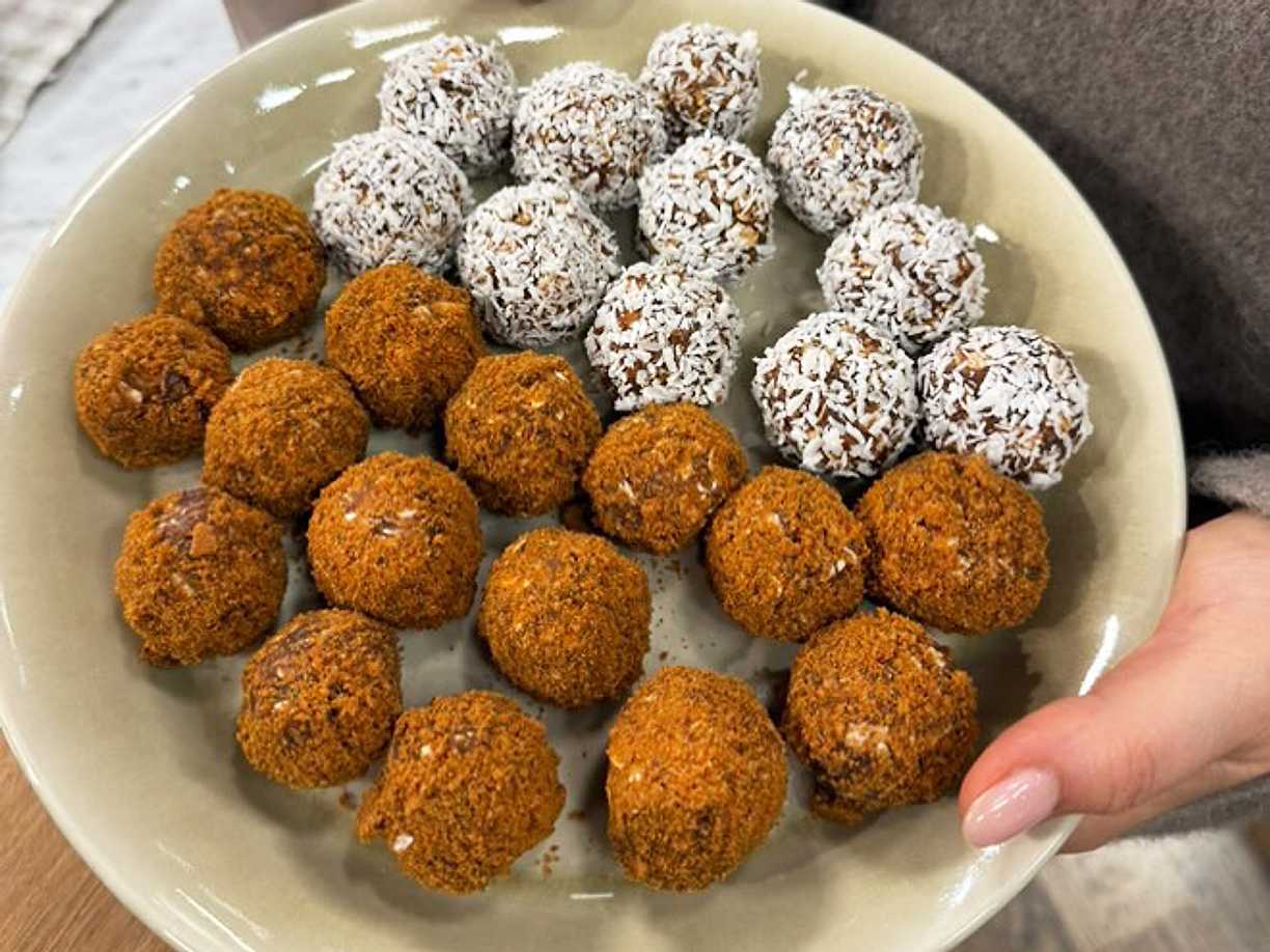 Pepparkaksbollar med dadlar
