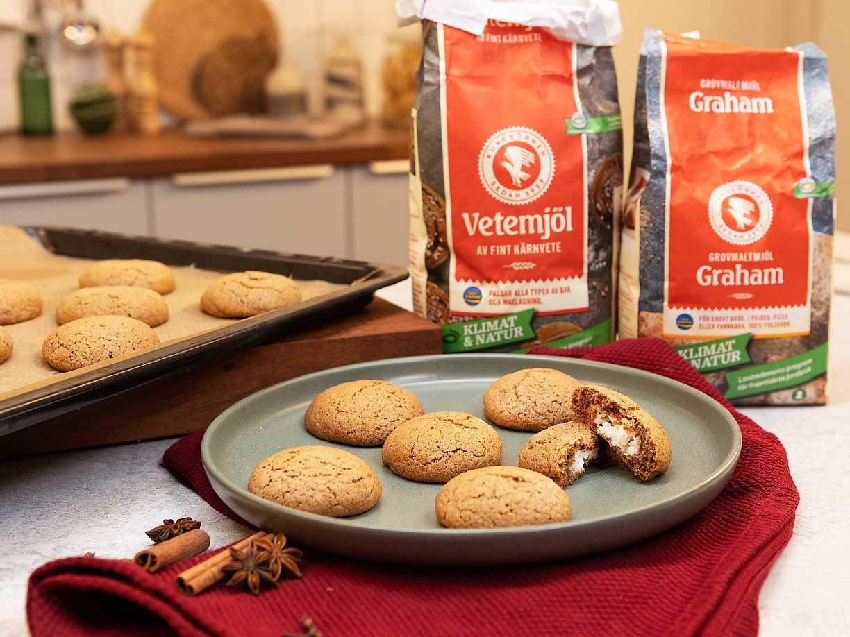 Pepparkakscookies med cheesecakefyllning