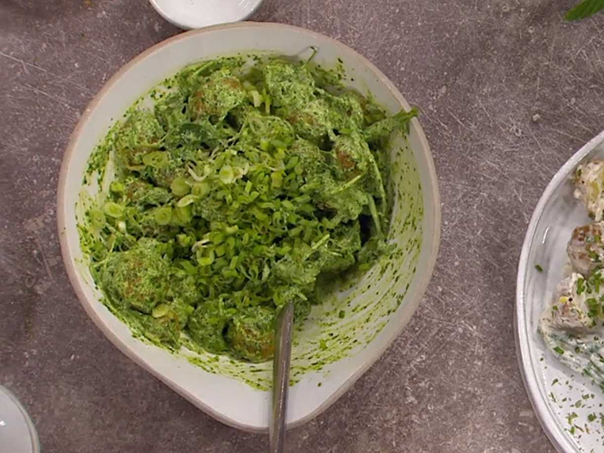 Potatissallad med ört- och vitlöksmajonnäs