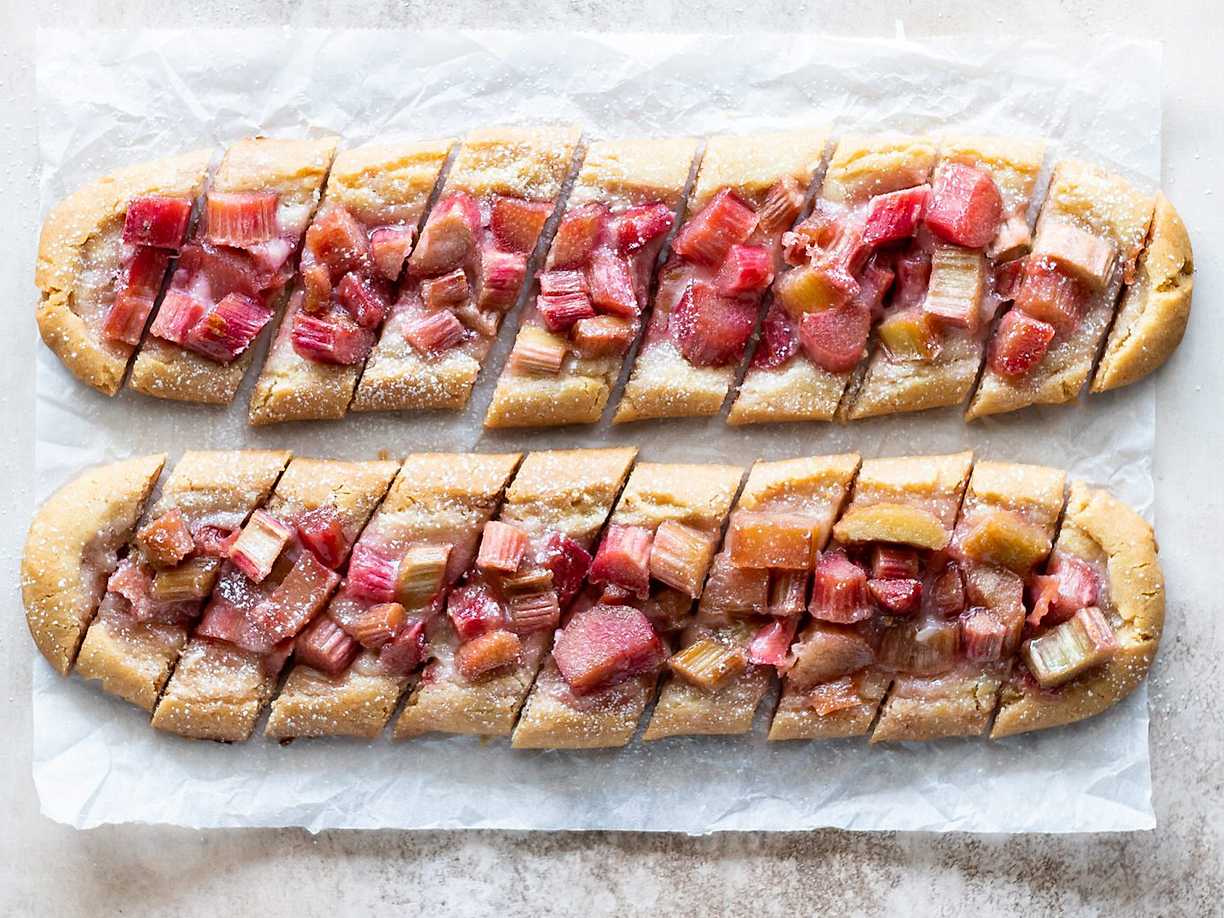 Baked Ginger parking with Rhubarb