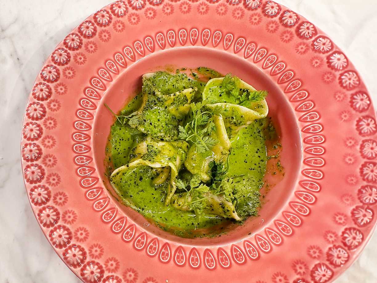 Ramslöksravioli med nässelgrädde