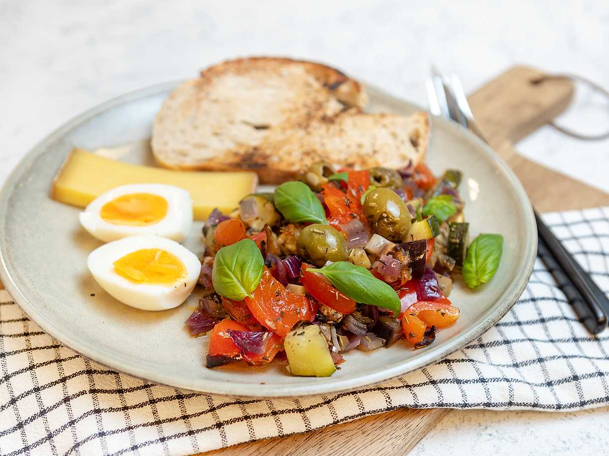 Ratatouille i ugn med bröd