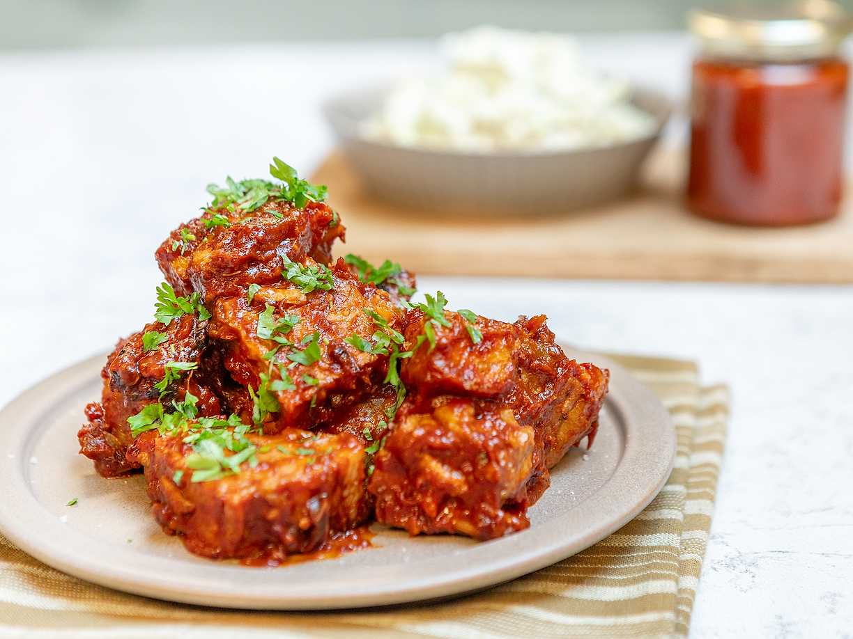 Revbensspjäll med chili-och ingefärsglaze