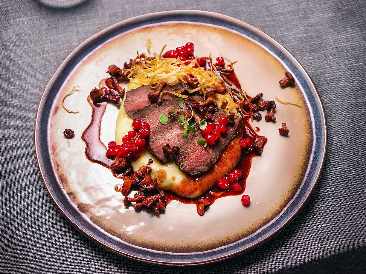 Rosastekt hjortrygg