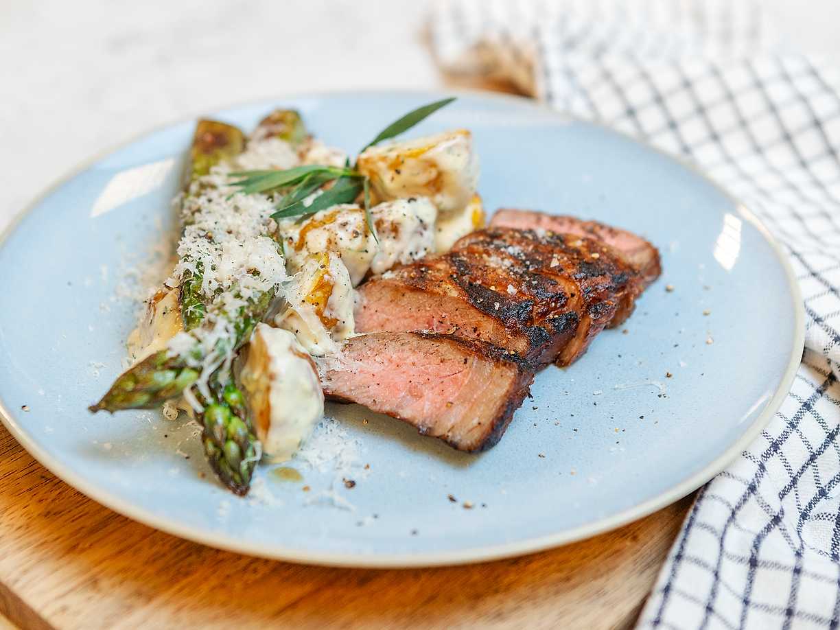 Rostad potatissallad med dragon och grillad biff