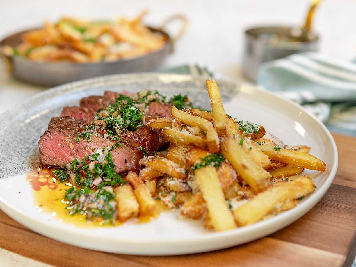Ryggbiff med chimichurri och tryffelpommes