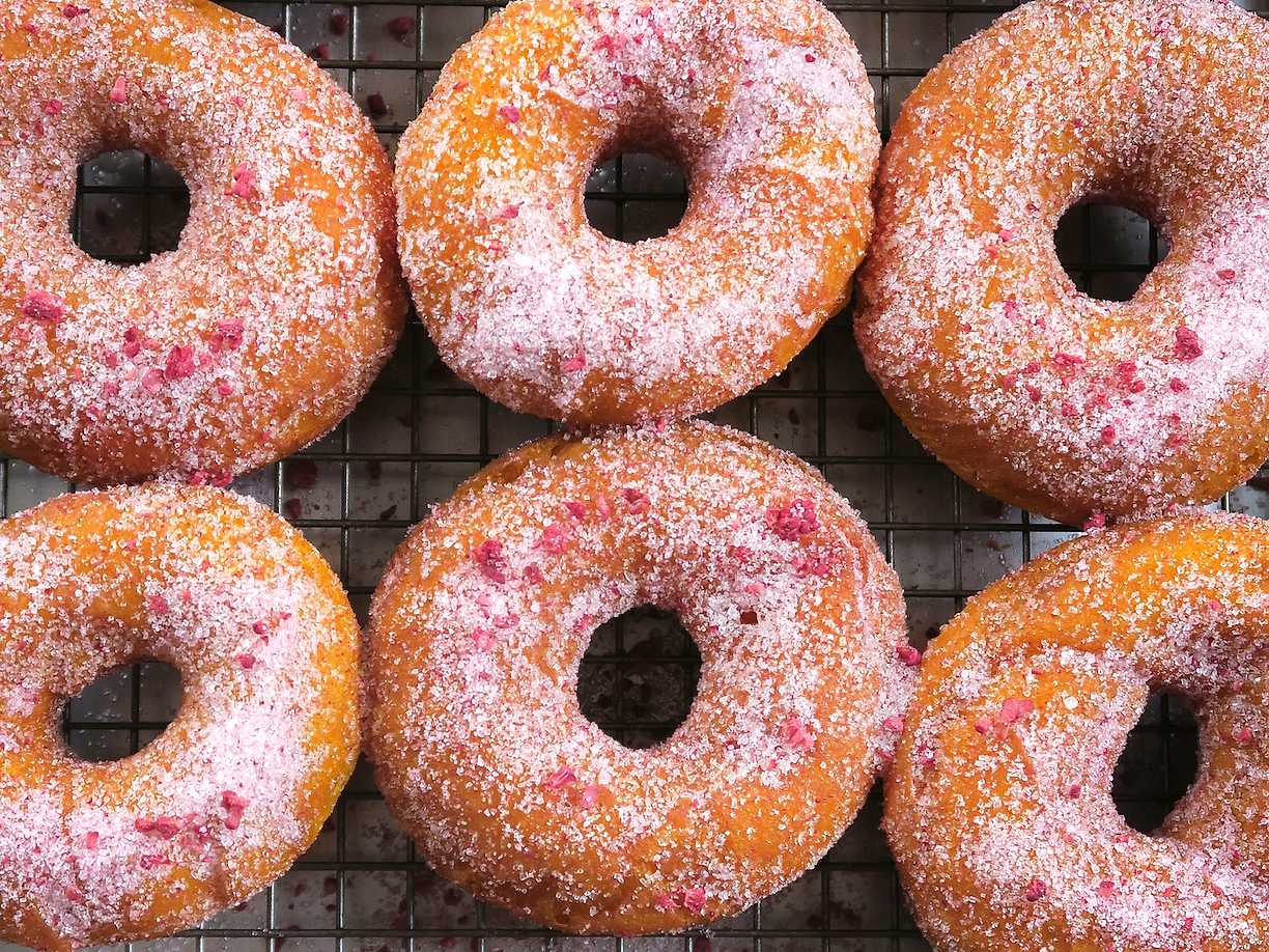 Saffransmunkar med hallonsocker