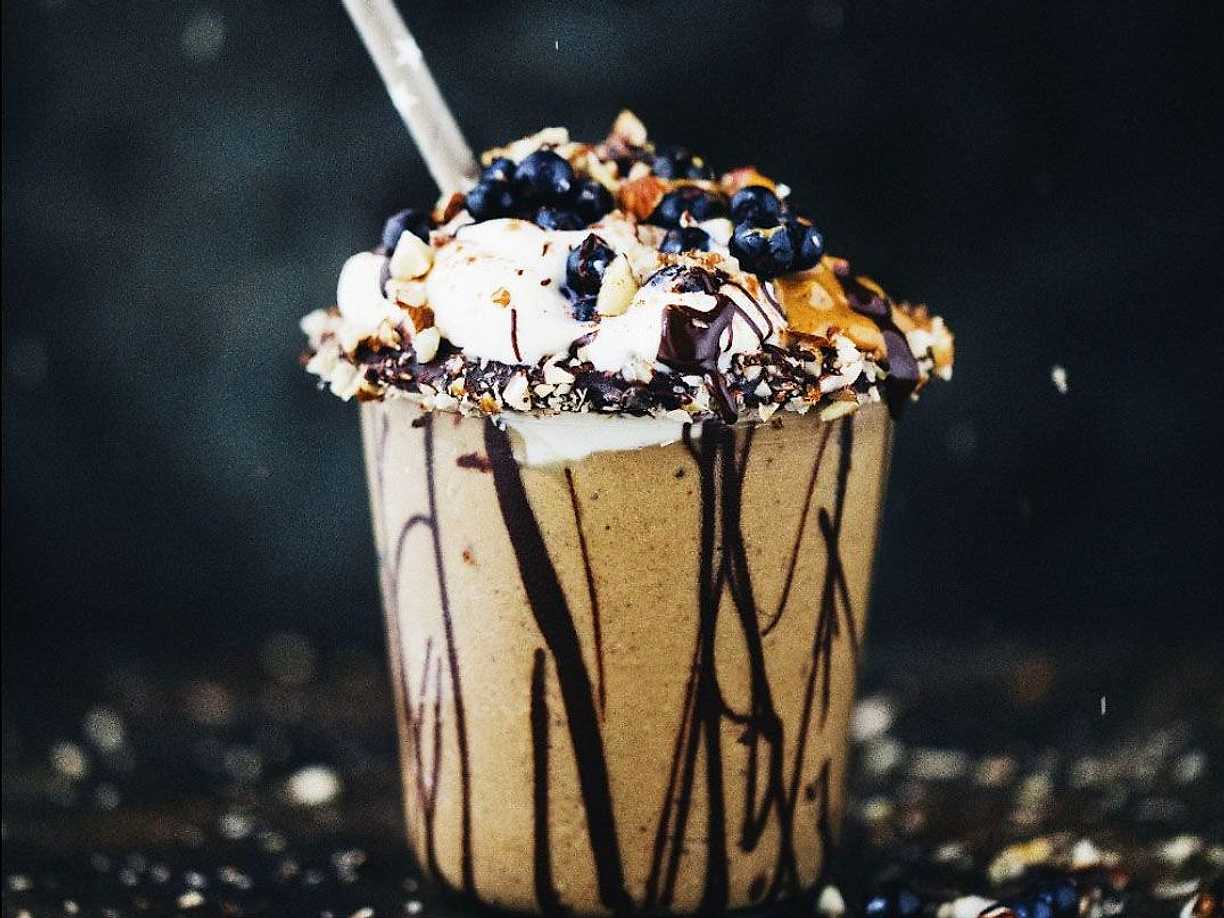 Salted caramel freak-shake