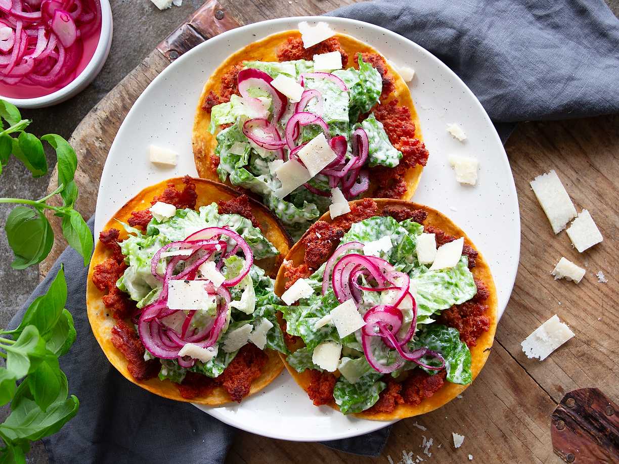 Smashed chorizotaco med caesarsallad