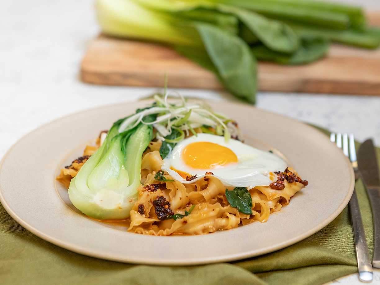 Snabba nudlar i krämig och het sås