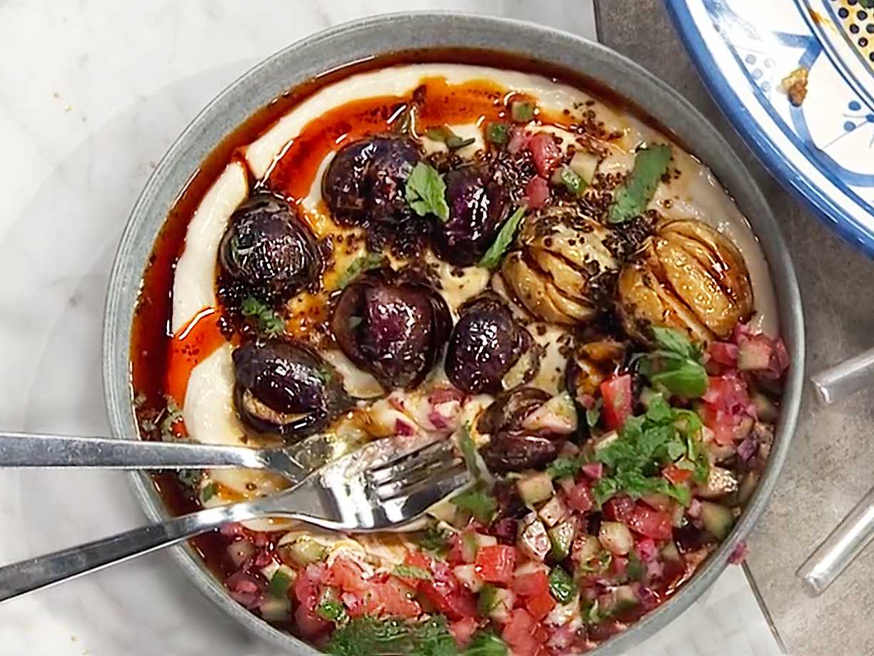 Snabbfriterad aubergine med vispad tahini