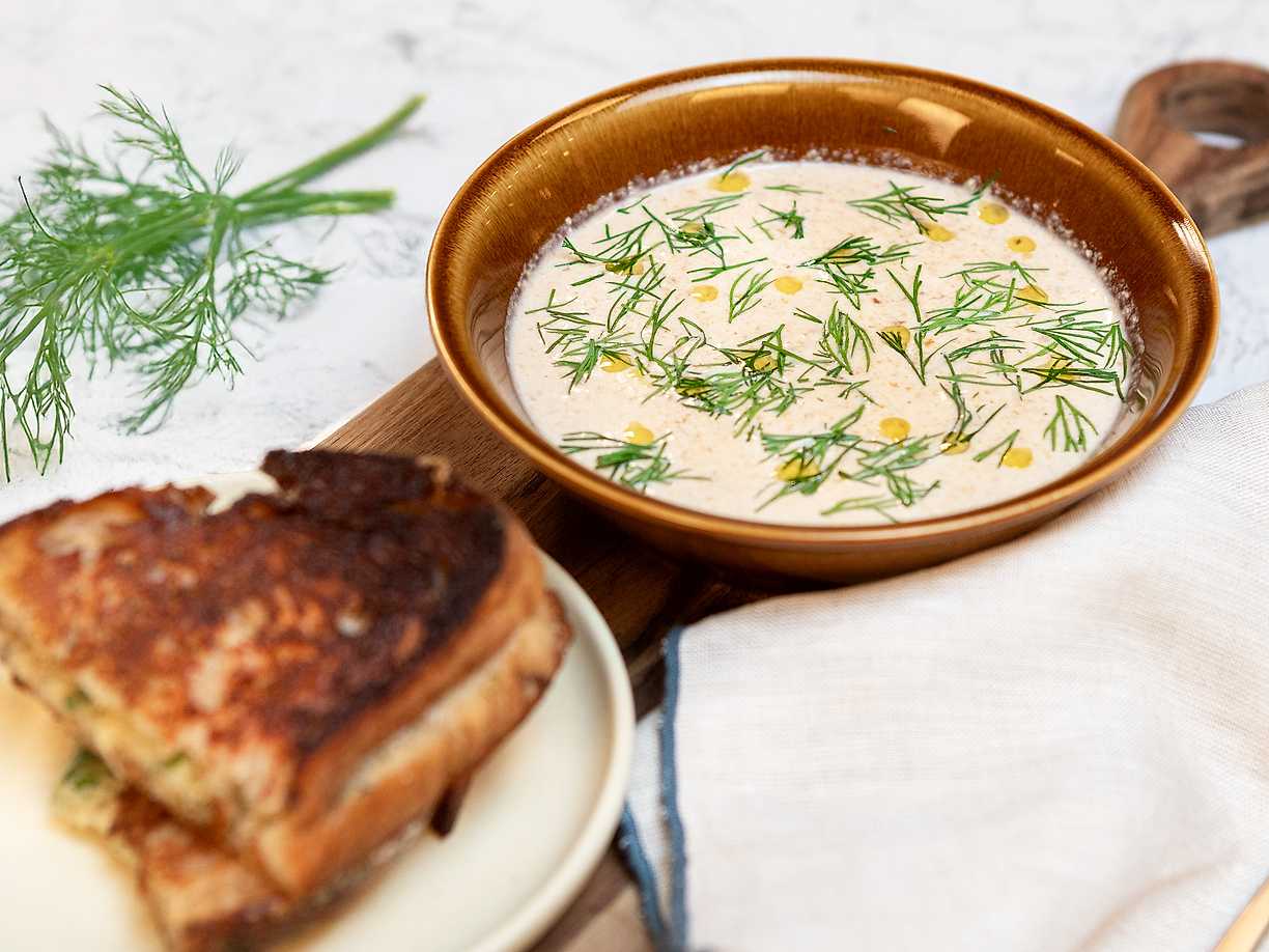Kantarellsoppa med västerbottentoast