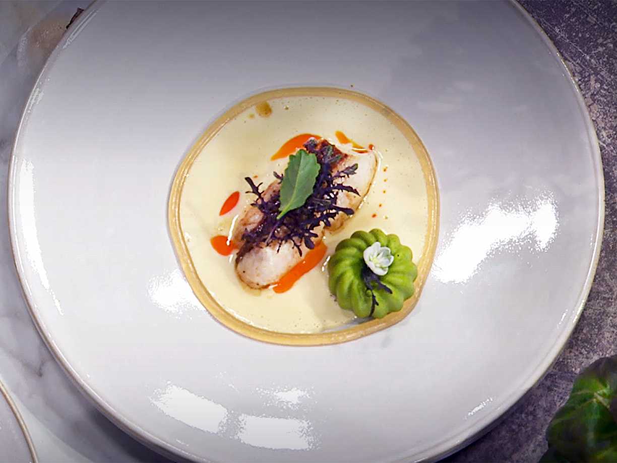 Stekt rödknot med kikärtskräm