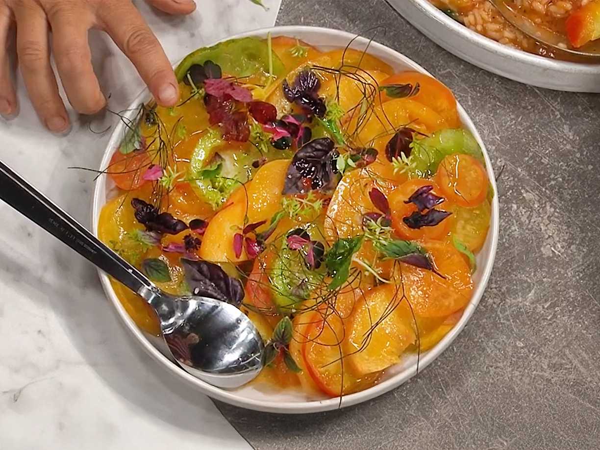 Tomatsallad med persika