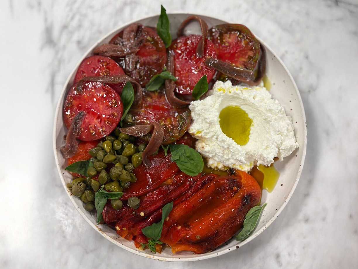 Tomatsallad med rostad paprika