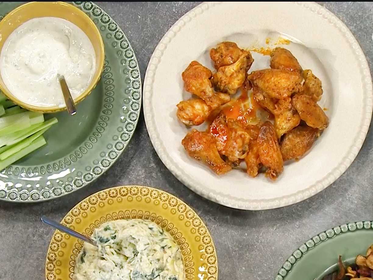 Ugnsbakade buffalo wings med blue cheese dressing Köket se