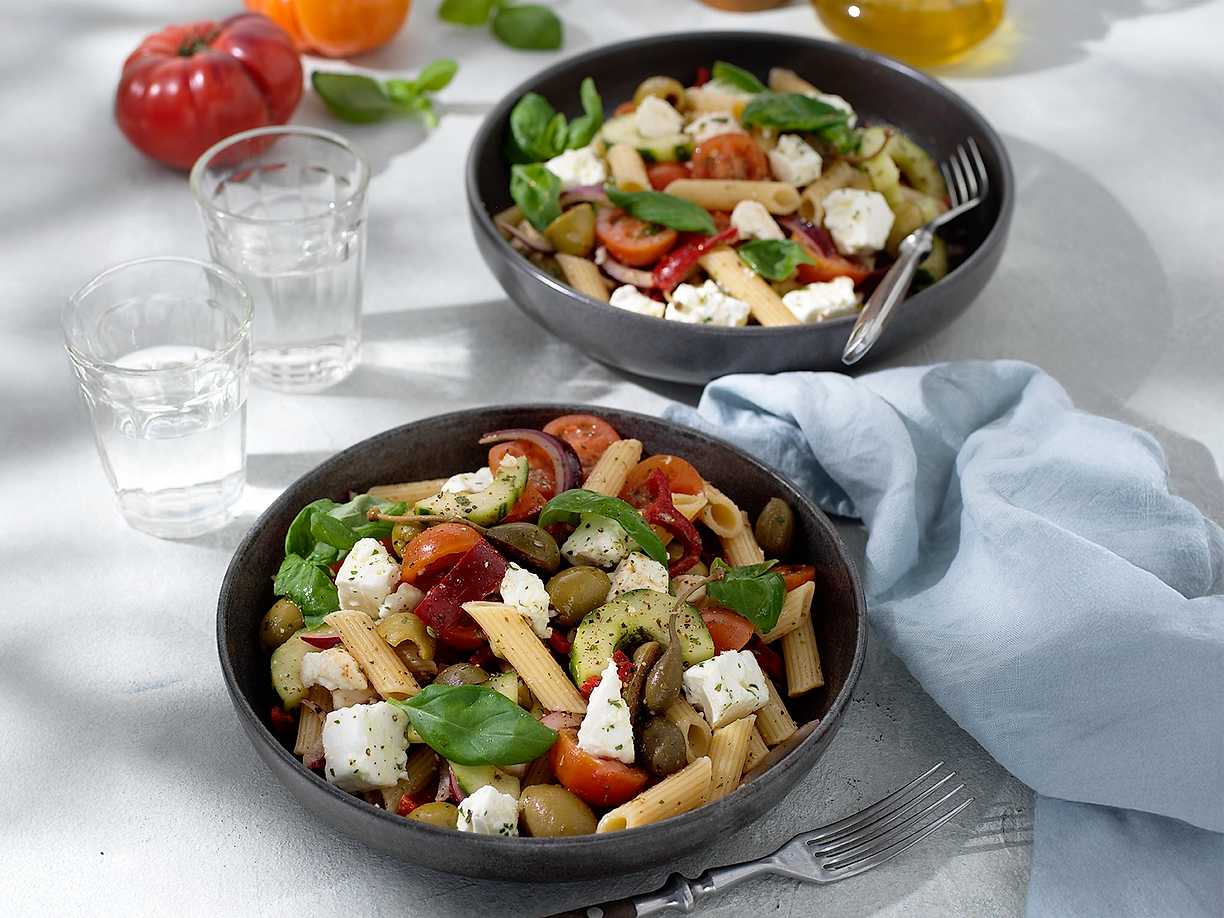 Glutenfri grekisk pastasallad