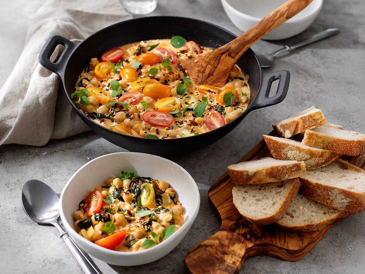 Krämig kikärtsgryta med tomat och chili