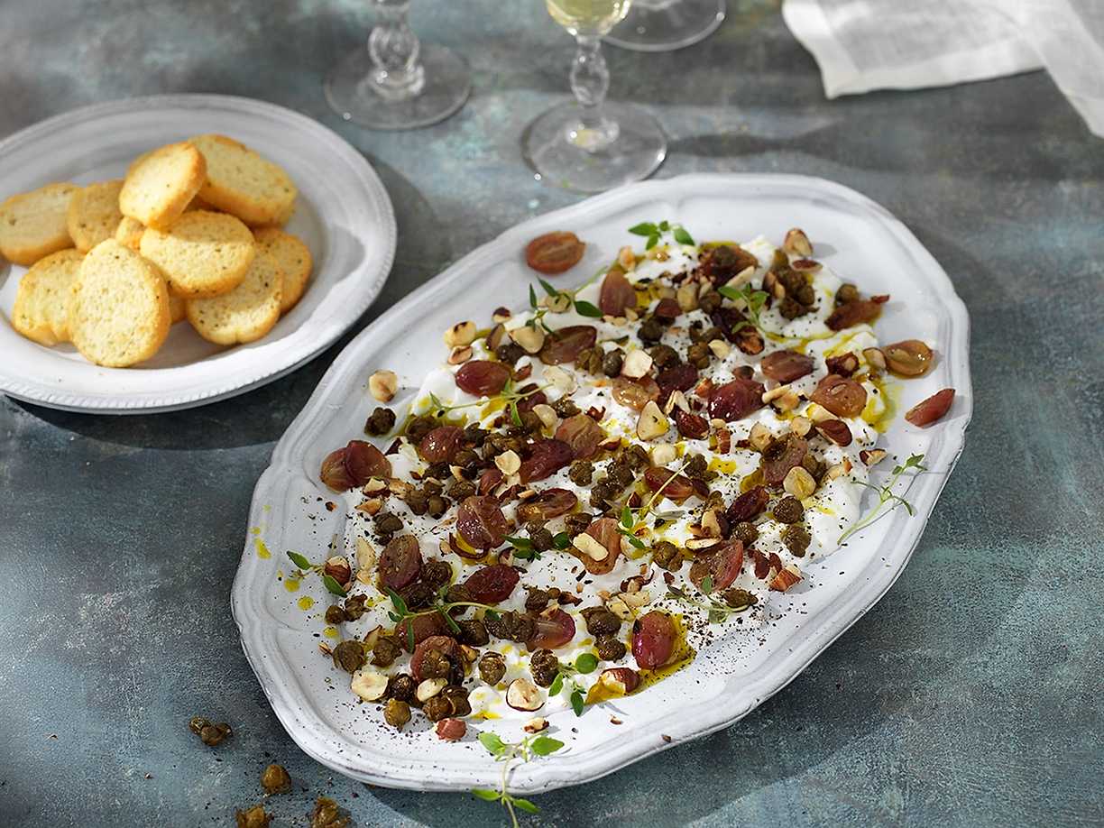 Stracciatella med rostade vindruvor och nötter