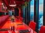 Sjöstaden skybar har restaurang och en takbar utomhus 102 meter upp