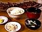 Beef tataki med daikonsallad, misosoppa och ris