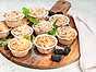 Björnbärsmuffins med havrecrumble