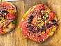 Carpacciopizza på ost och gräslöksbotten
