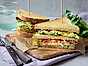 Club sandwich med krispig grillost och currydressing NY